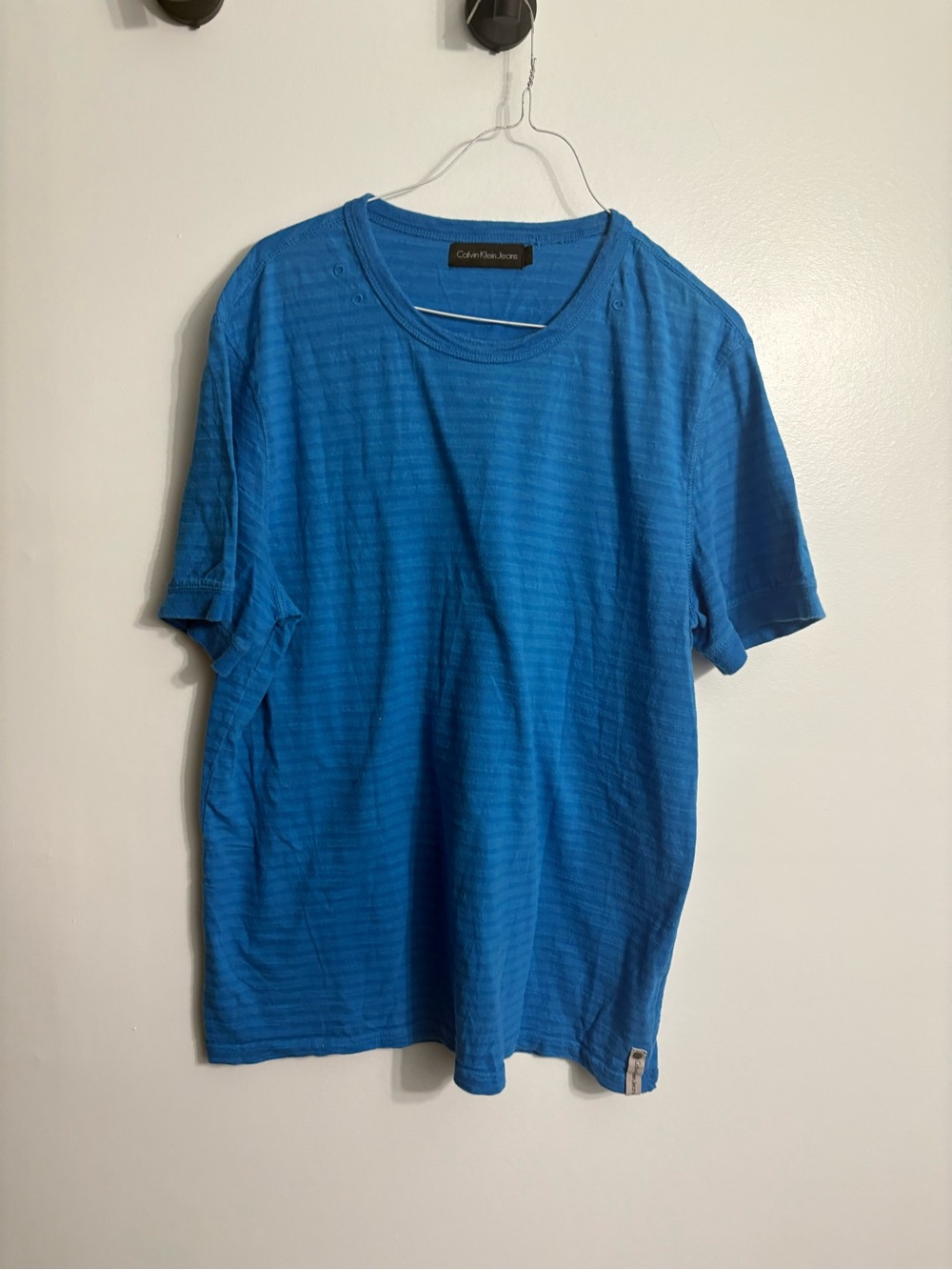 Calvin Klein Jeans Men’s Bright Blue Short-Sleeve Crew Tee L everyday exercise